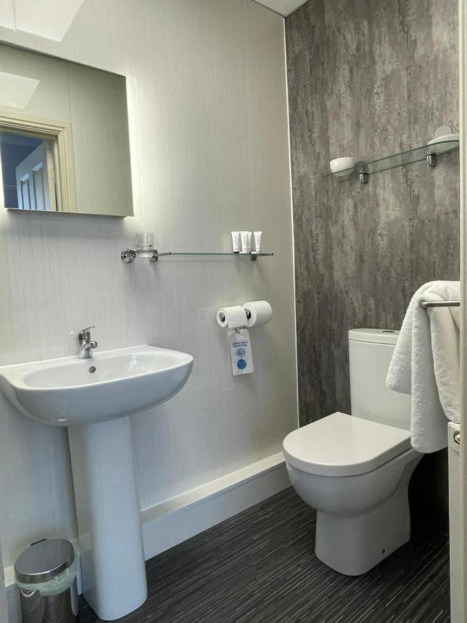 Rostrevor Hotel - Guest House Бери Экстерьер фото