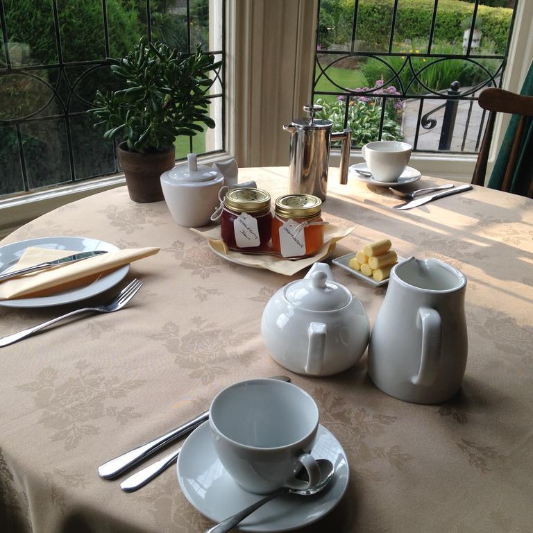 Rostrevor Hotel - Guest House Бери Экстерьер фото